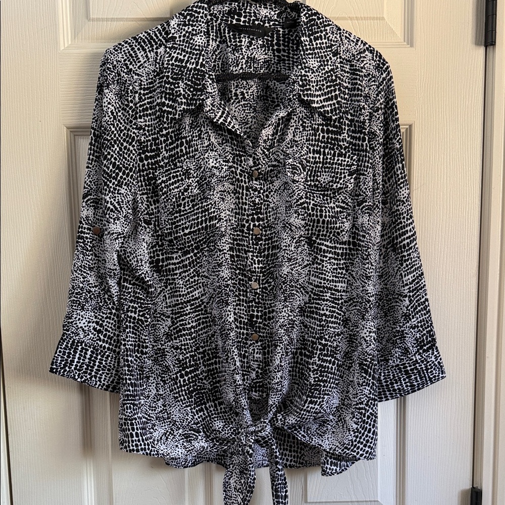 Investments Black and White Patterned Button-Down Shirt
